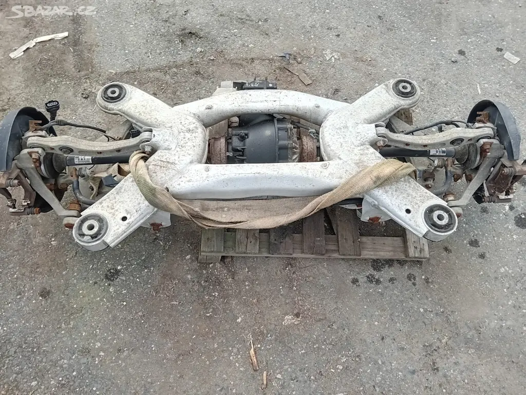 Audi A8 zadní náprava